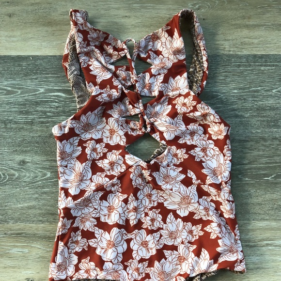 acacia swimwear Other - Acacia rust magnolia size P